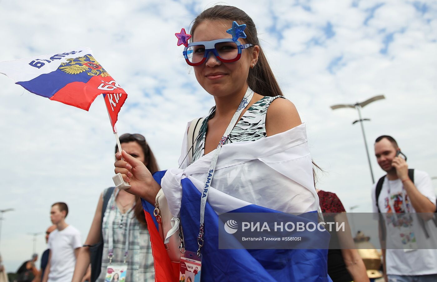 Болельщики перед матчем ЧМ-2018 по футболу между сборными Швеции и Англии