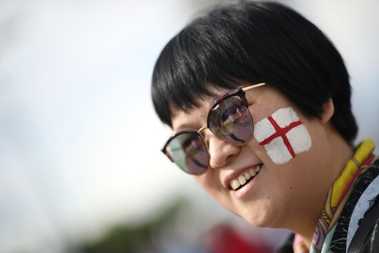 Болельщики перед матчем ЧМ-2018 по футболу между сборными Швеции и Англии