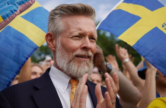 Болельщики перед матчем ЧМ-2018 по футболу между сборными Швеции и Англии