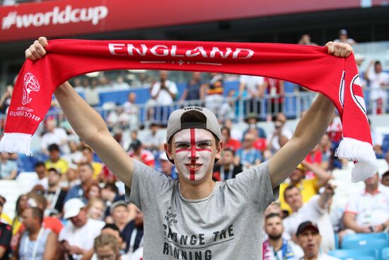 Болельщики перед матчем ЧМ-2018 по футболу между сборными Швеции и Англии