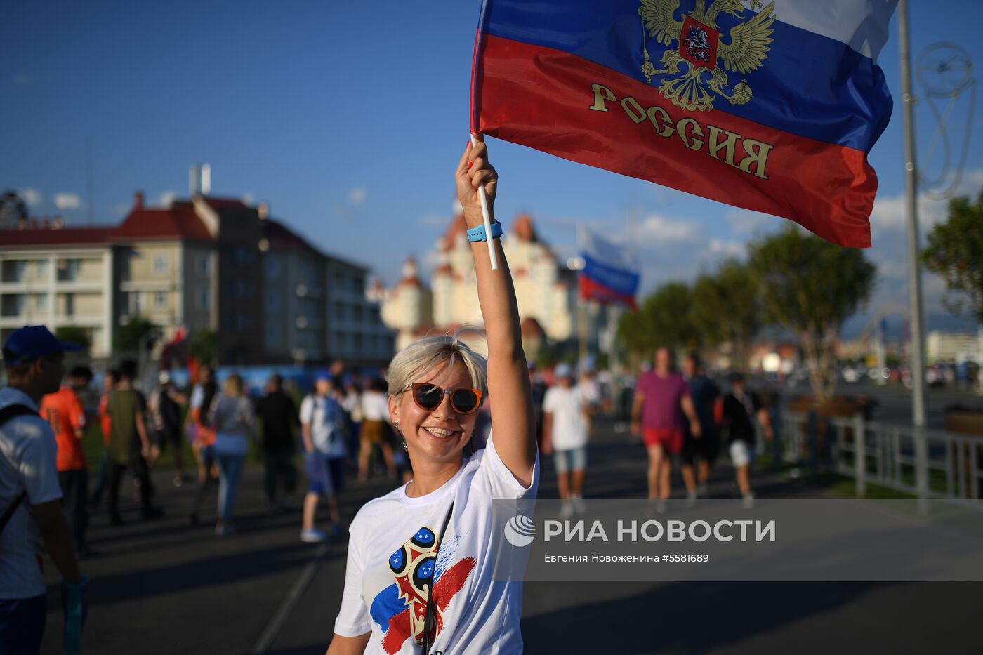 Болельщики перед матчем ЧМ-2018 по футболу между сборными России и Хорватии