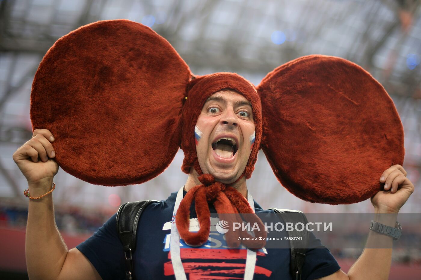 Болельщик сборной России перед матчем 1/4 финала чемпионата мира по футболу между сборными России и Хорватии. Место: Россия, Краснодарский край, Сочи. Автор: Алексей Филиппов/РИА Новости. Болельщики перед матчем ЧМ-2018 по футболу между сборными России и Хорватии