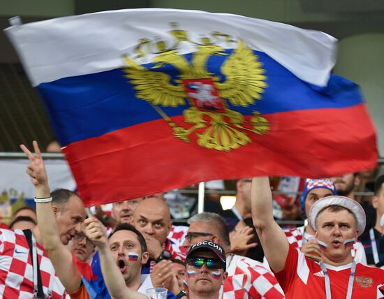 Болельщики перед матчем ЧМ-2018 по футболу между сборными России и Хорватии