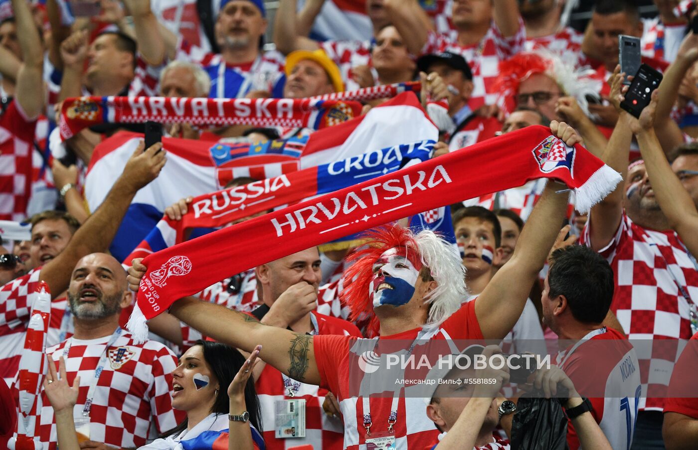 Болельщики сборной Хорватии перед матчем 1/4 финала чемпионата мира по футболу между сборными России и Хорватии. Место: Россия, Краснодарский край, Сочи. Автор: Александр Вильф/РИА Новости. Болельщики перед матчем ЧМ-2018 по футболу между сборными России и Хорватии