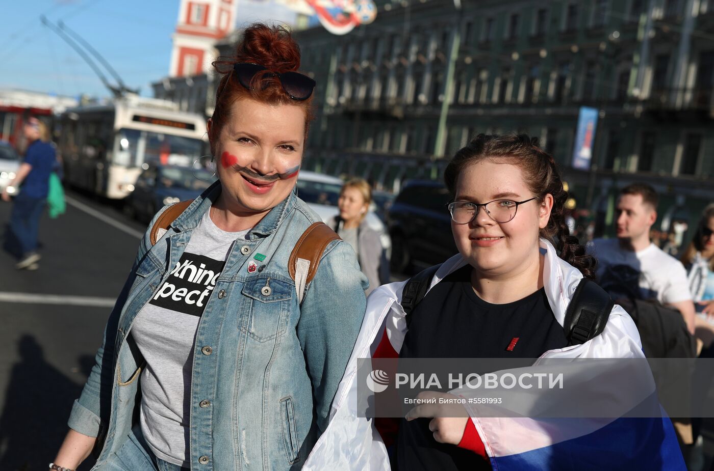 Болельщики перед матчем ЧМ-2018 по футболу между сборными России и Хорватии в Санкт-Петербурге. Место: Россия, Санкт-Петербург. Автор: Евгений Биятов/РИА Новости. Болельщики перед матчем ЧМ-2018 по футболу между сборными России и Хорватии