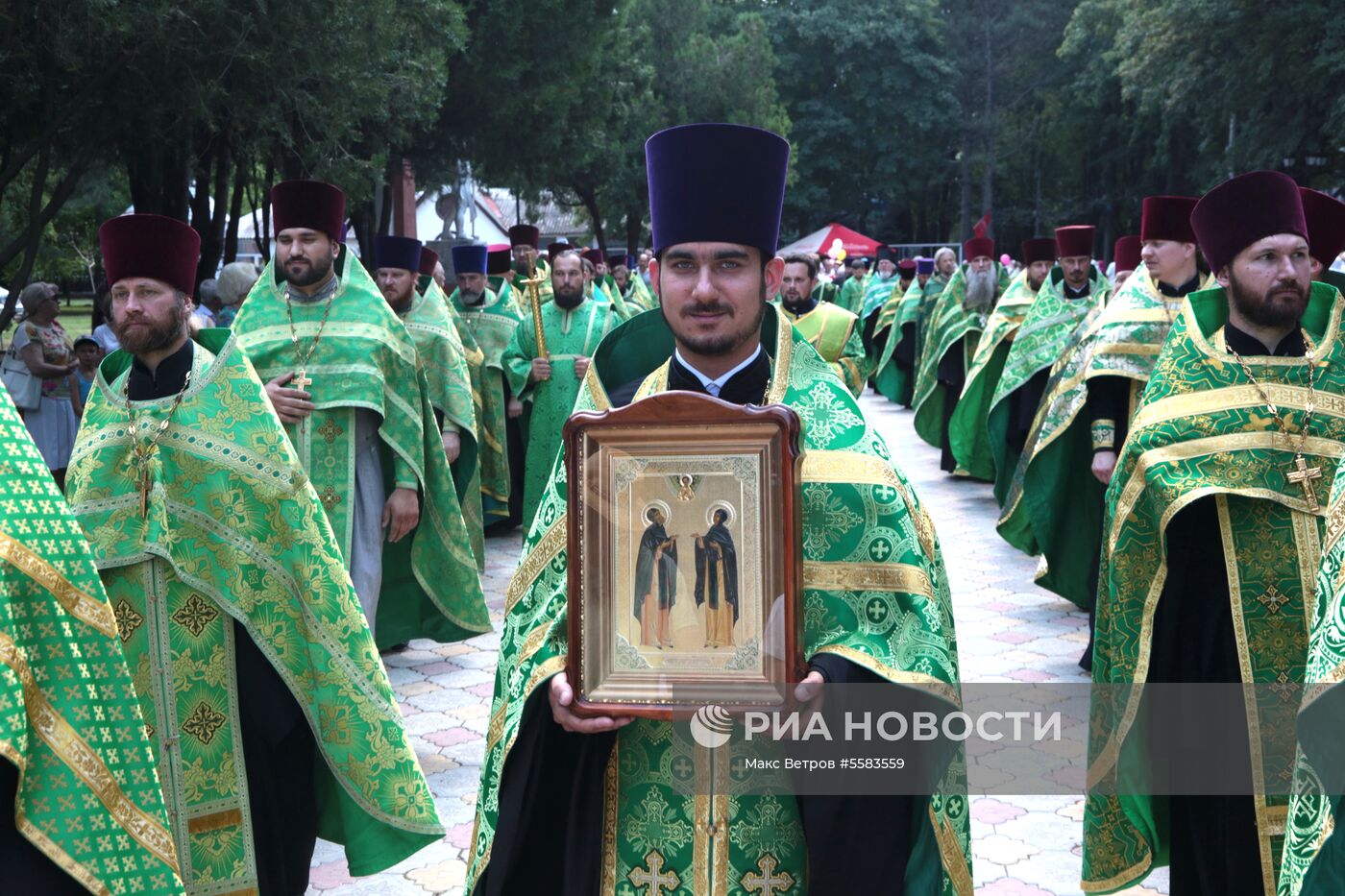 Открытие памятника святым Петру и Февронии в Крыму