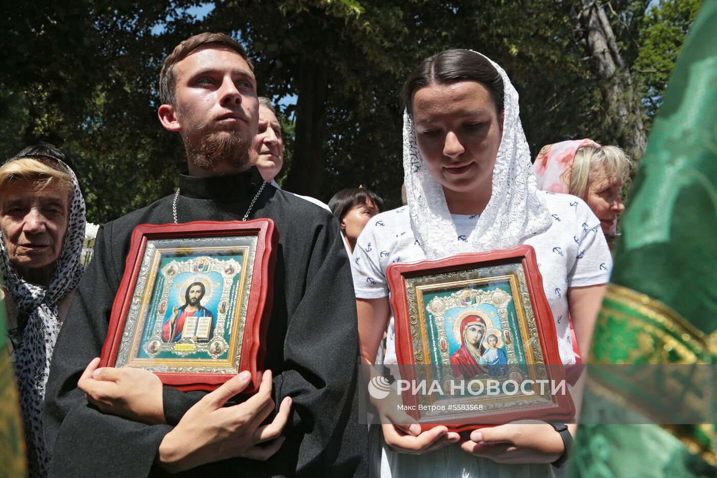 Открытие памятника святым Петру и Февронии в Крыму
