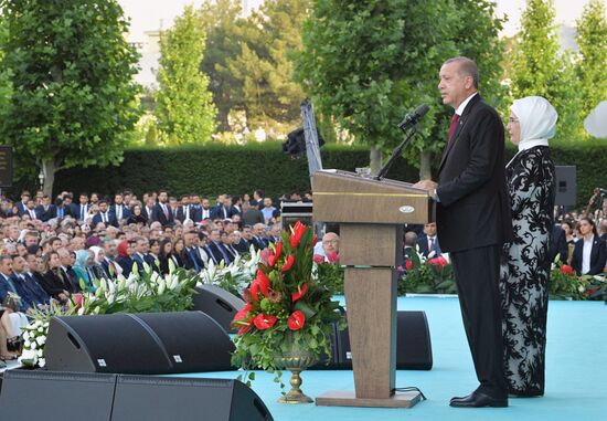 Премьер-министр РФ Д. Медведев посетил Турцию для участия в церемонии инаугурации президента Р. Эрдогана