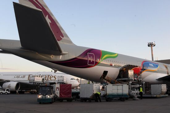 Встреча борта компании Qatar Airways в новой ливрее к ЧМ 2018 