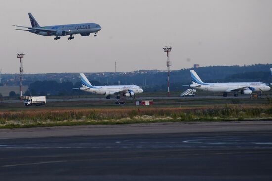 Встреча борта компании Qatar Airways в новой ливрее к ЧМ 2018 