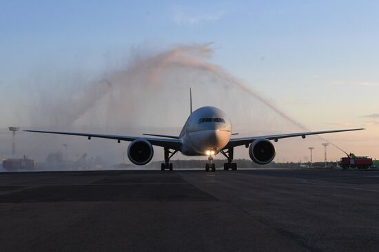 Встреча борта компании Qatar Airways в новой ливрее к ЧМ 2018 