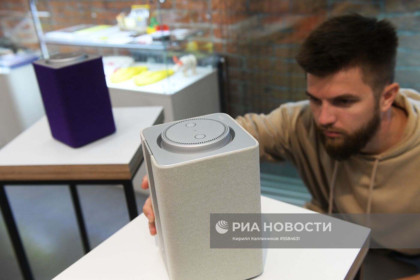 Стартовала продажа умной колонки "Яндекс.Станция"
