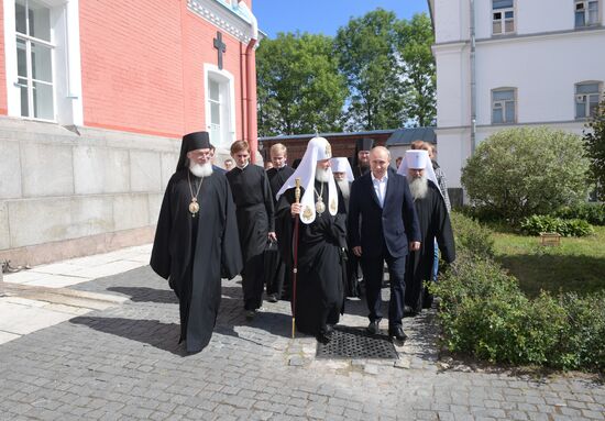 Президент РФ В. Путин посетил Валаамский монастырь