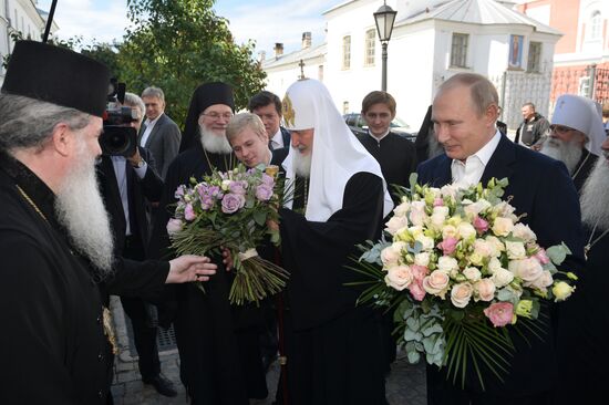 Президент РФ В. Путин посетил Валаамский монастырь