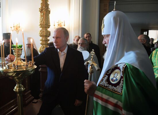 Президент РФ В. Путин посетил Валаамский монастырь