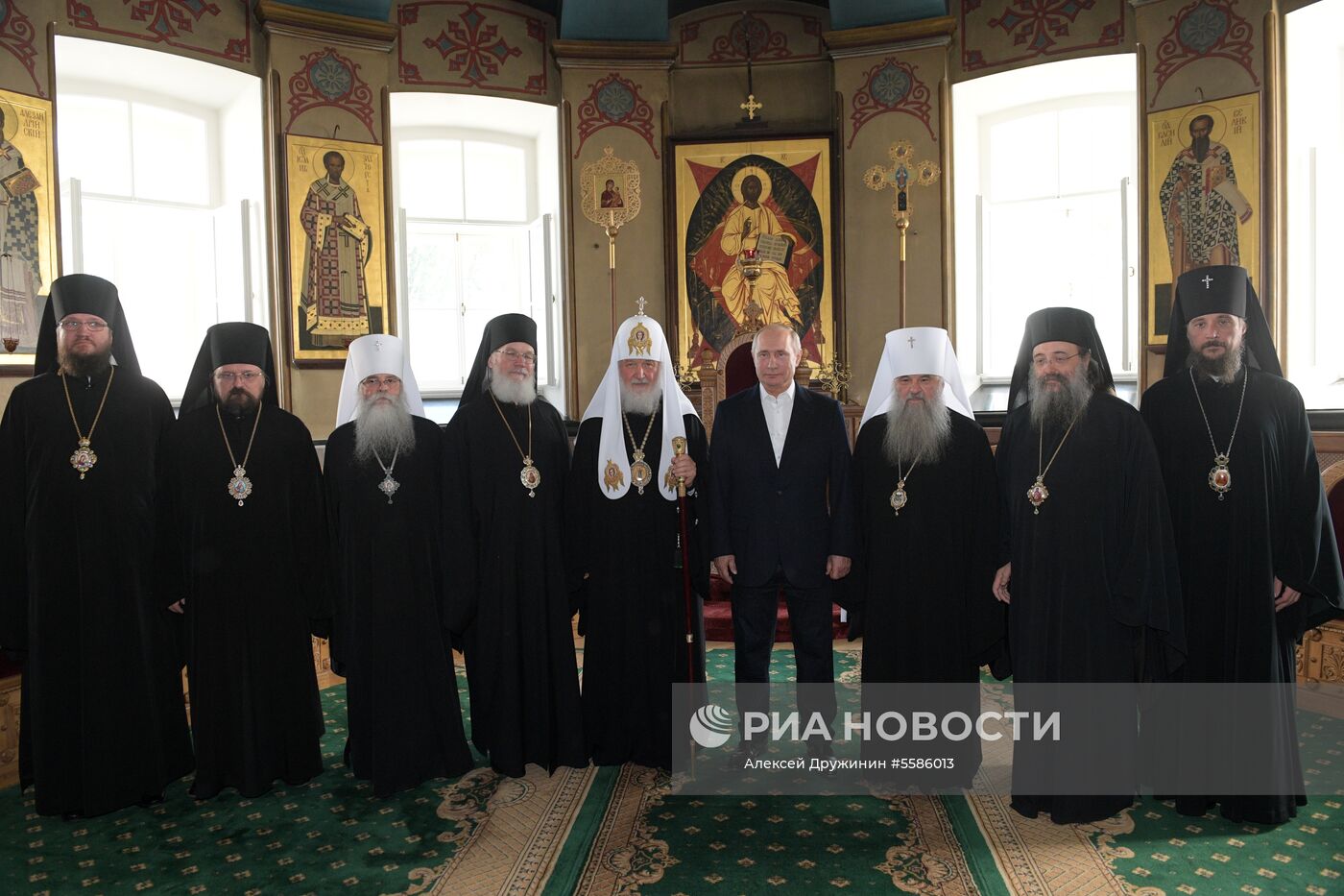 Президент РФ В. Путин посетил Валаамский монастырь