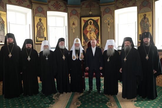 Президент РФ В. Путин посетил Валаамский монастырь