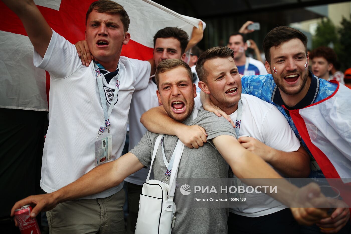 Болельщики перед матчем ЧМ-2018 по футболу между сборными Хорватии и Англии