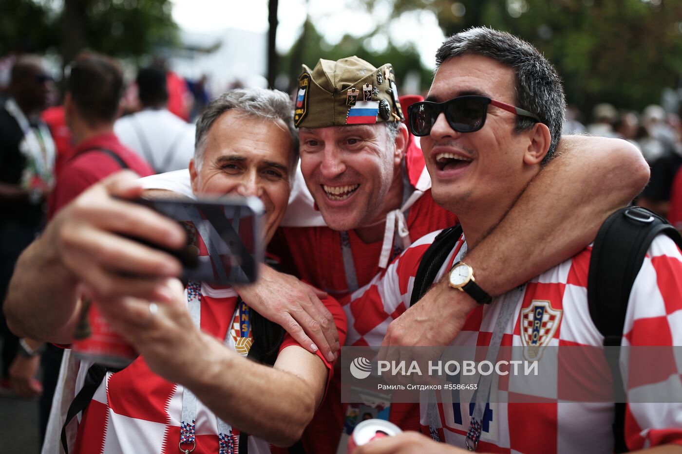 Болельщики перед матчем ЧМ-2018 по футболу между сборными Хорватии и Англии