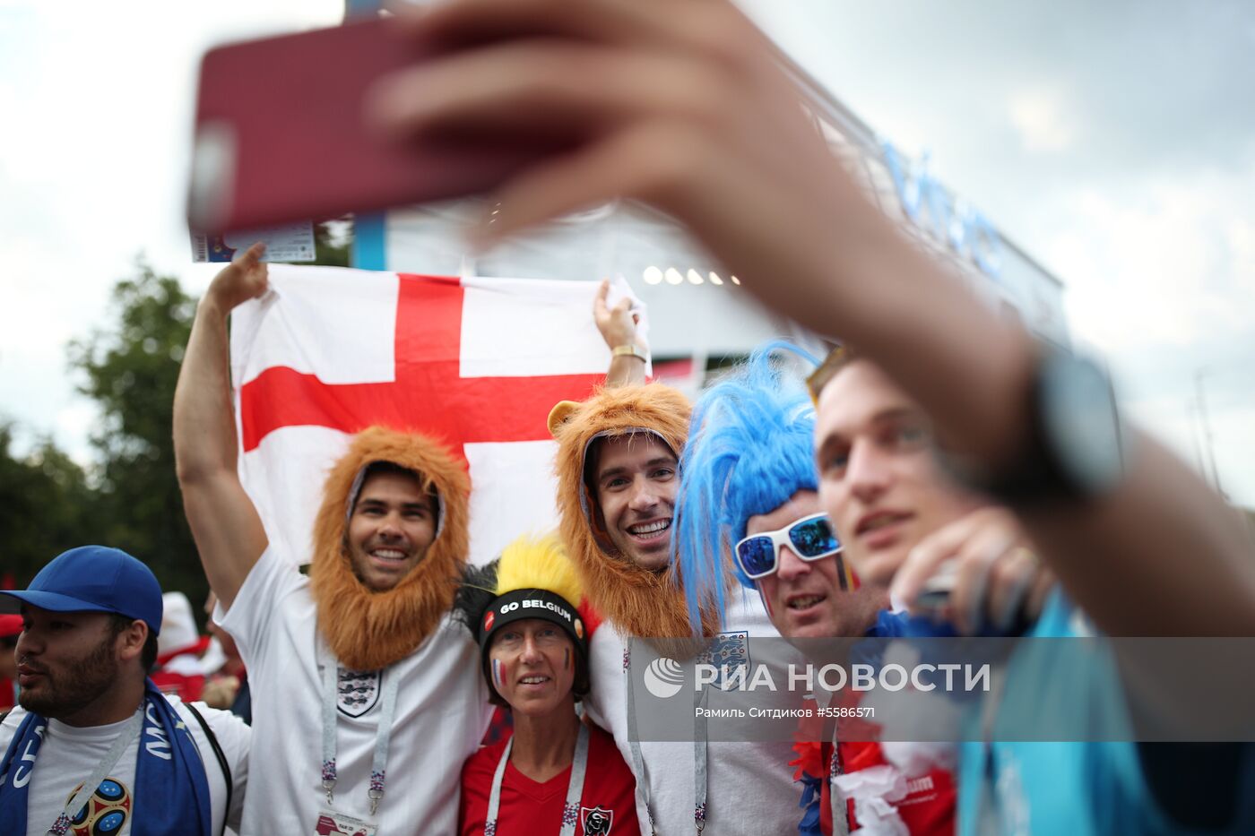 Болельщики перед матчем ЧМ-2018 по футболу между сборными Хорватии и Англии