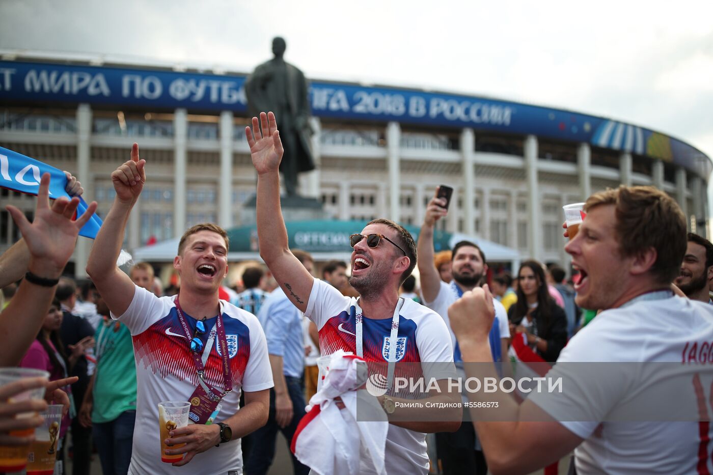Болельщики перед матчем ЧМ-2018 по футболу между сборными Хорватии и Англии