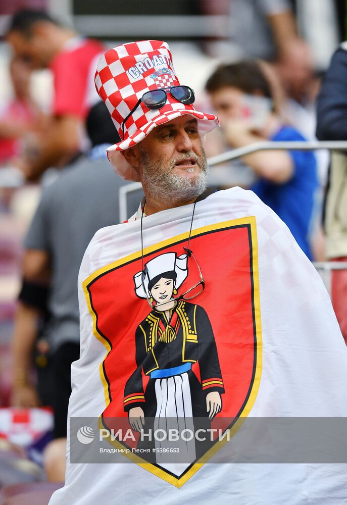 Болельщики перед матчем ЧМ-2018 по футболу между сборными Хорватии и Англии