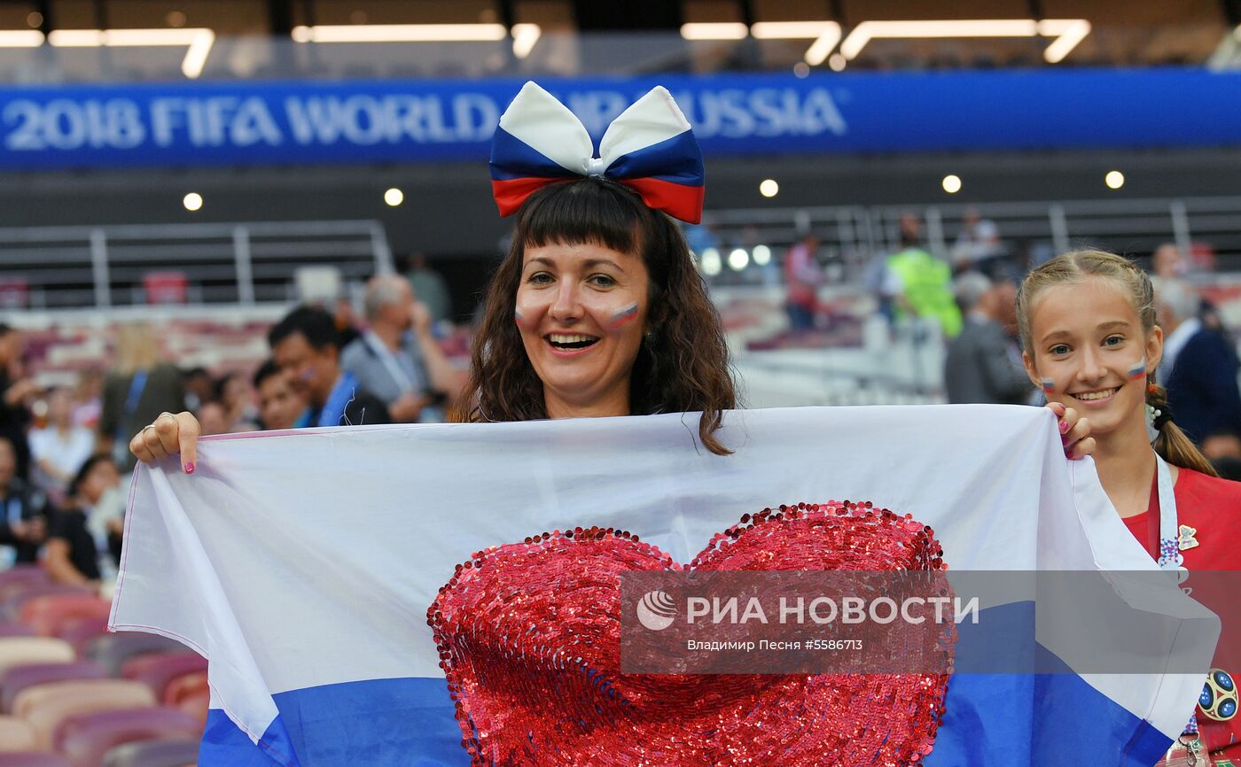 Болельщики перед матчем ЧМ-2018 по футболу между сборными Хорватии и Англии