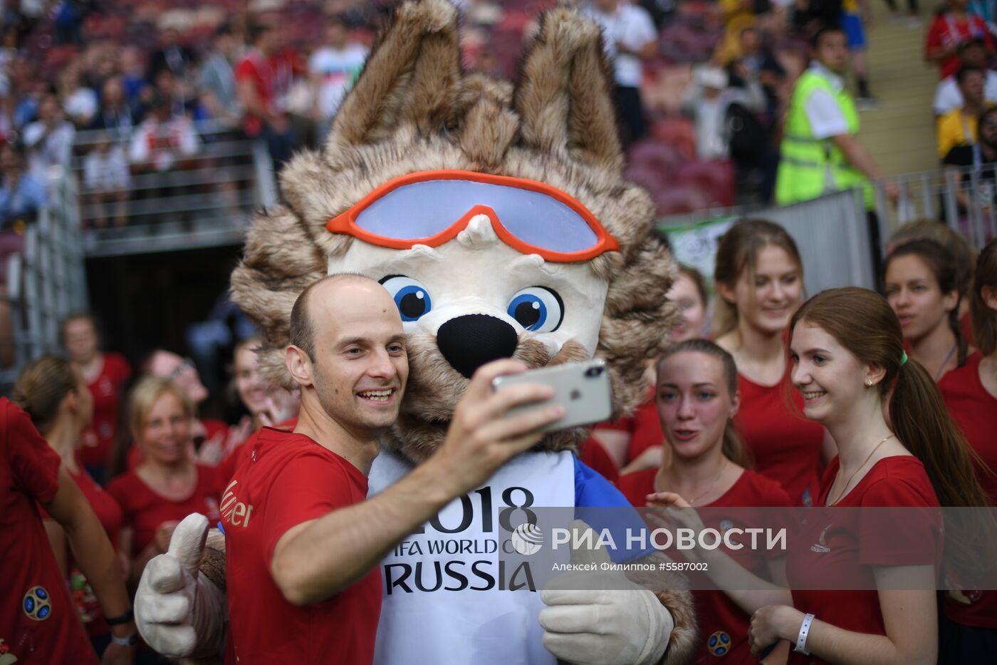 Болельщики перед матчем ЧМ-2018 по футболу между сборными Хорватии и Англии