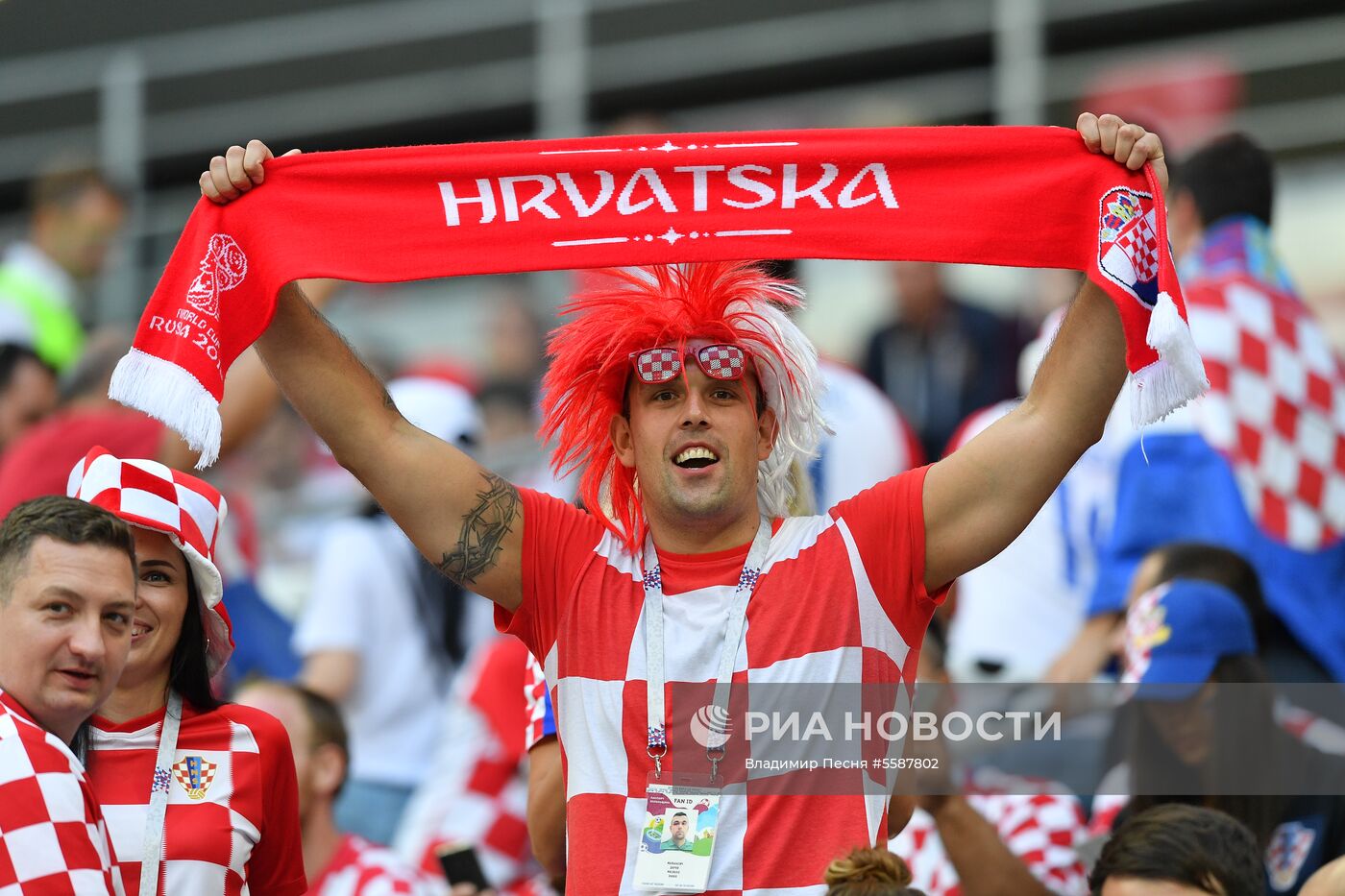 Болельщики перед матчем ЧМ-2018 по футболу между сборными Хорватии и Англии