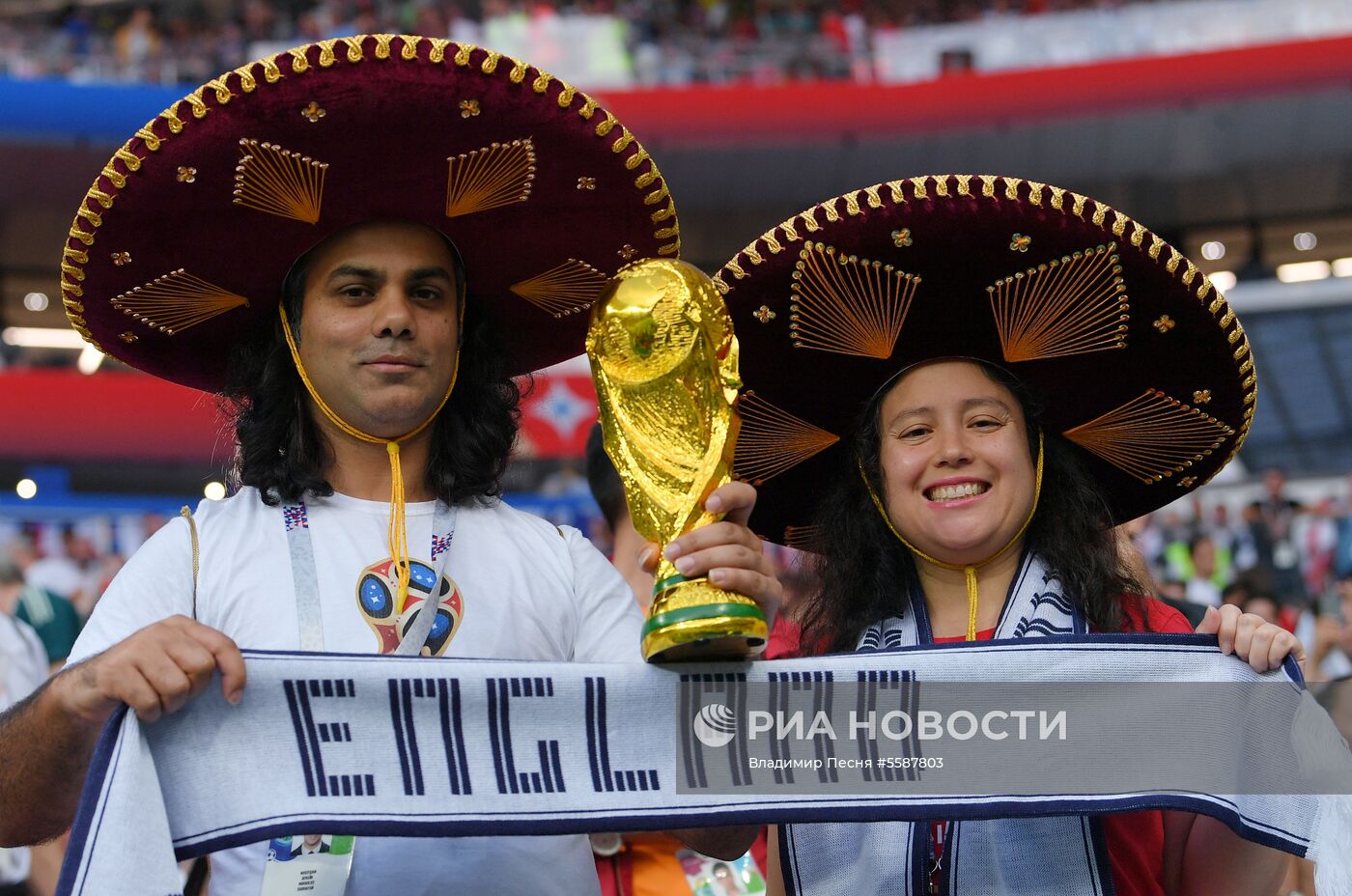 Болельщики перед матчем ЧМ-2018 по футболу между сборными Хорватии и Англии