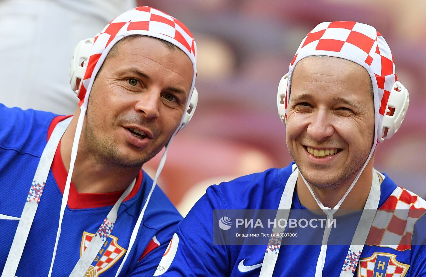 Болельщики перед матчем ЧМ-2018 по футболу между сборными Хорватии и Англии