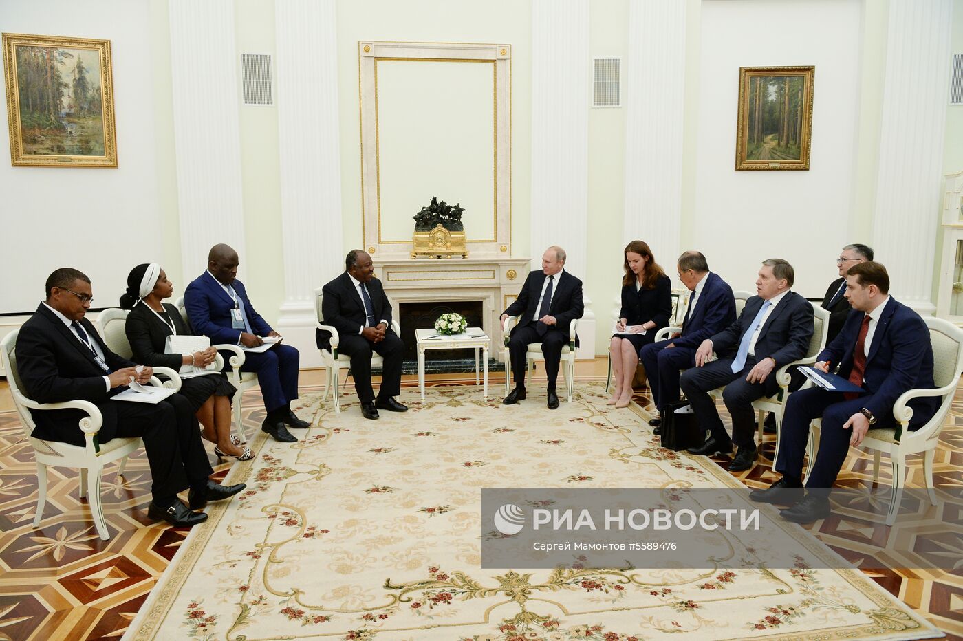 Президент РФ В. Путин встретился с президентом Габона Али бен Бонго Ондимба
