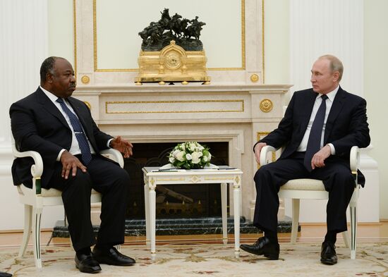 Президент РФ В. Путин встретился с президентом Габона Али бен Бонго Ондимба