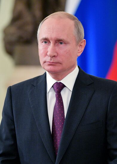 Поздравление президента РФ В. Путина с Днем металлурга