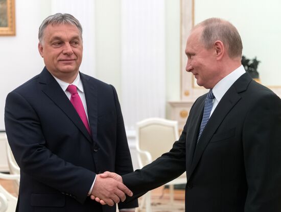 Президент РФ В. Путин встретился с премьер-министром Венгрии В. Орбаном