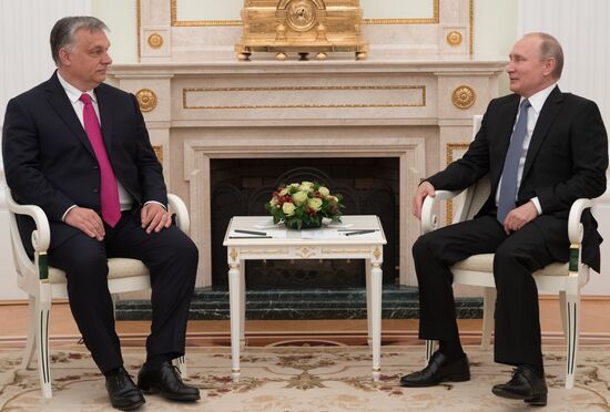 Президент РФ В. Путин встретился с премьер-министром Венгрии В. Орбаном