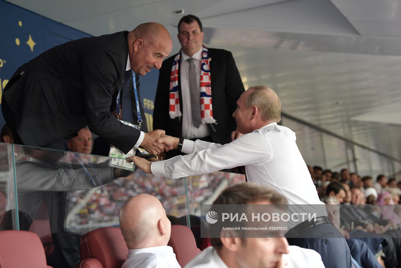 Президент РФ В. Путин и премьер-министр РФ Д. Медведев посетили финальный матч чемпионата мира по футболу 2018