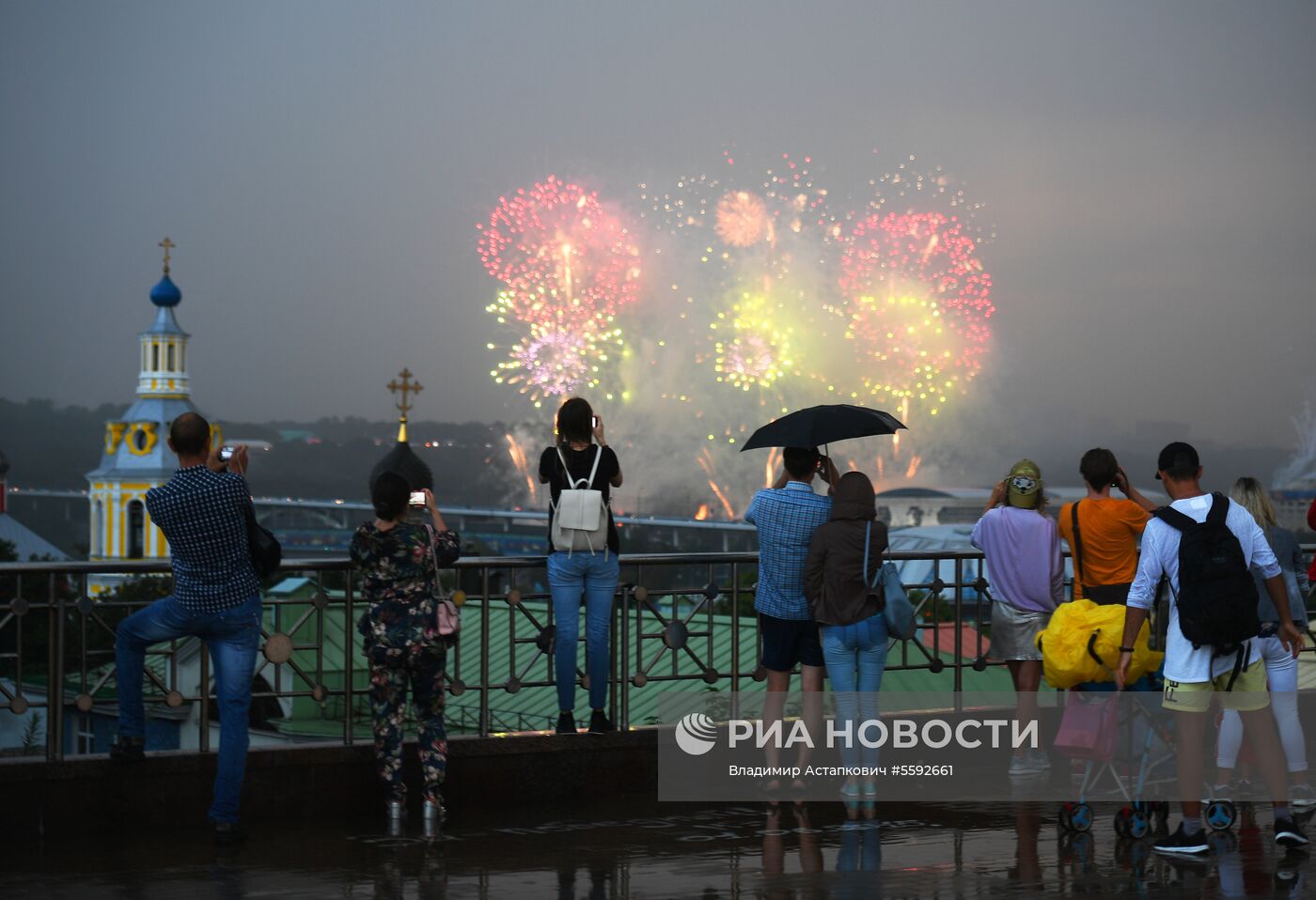 Салют в честь окончания ЧМ-2018 по футболу
