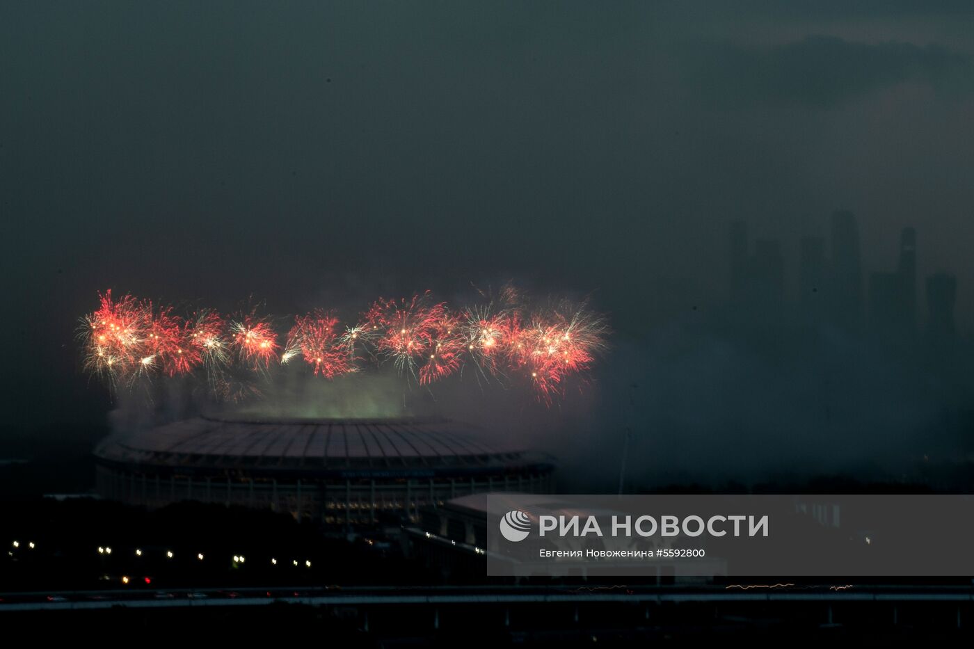 Салют в честь окончания ЧМ-2018 по футболу