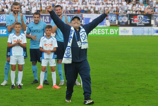 Диего Марадона прибыл в Брест