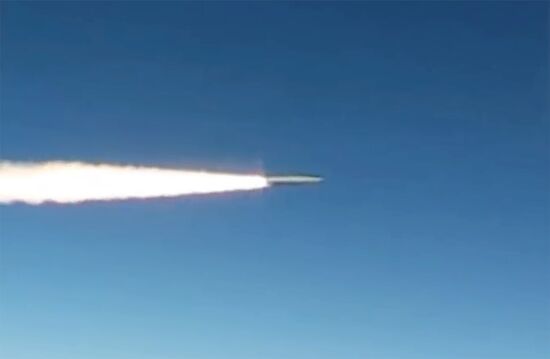 Запуск новейших гиперзвуковых ракет "Кинжал"