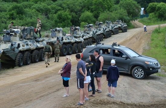 Тренировка роты морской  пехоты  на  новых бронетранспортерах БТР-82А  во Владивостоке