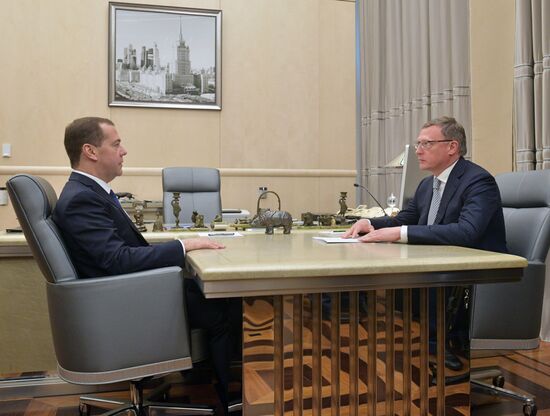 Рабочая встреча премьер-министра РФ Д. Медведева с ВРИО губернатора Омской области А. Бурковым