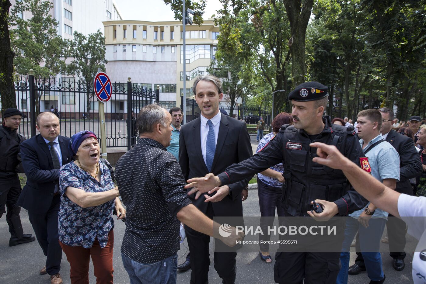 Акция протеста оппозиции в Кишиневе