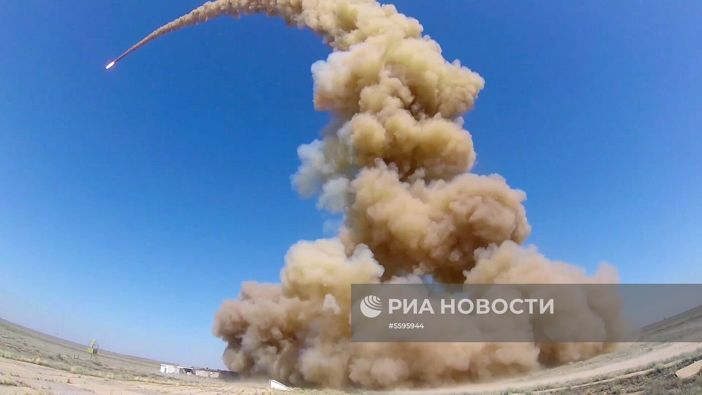 Пуск модернизированной противоракеты российской системы ПРО на полигоне Сары-Шаган