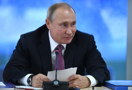 Рабочая поездка президента РФ В. Путина в Калининград