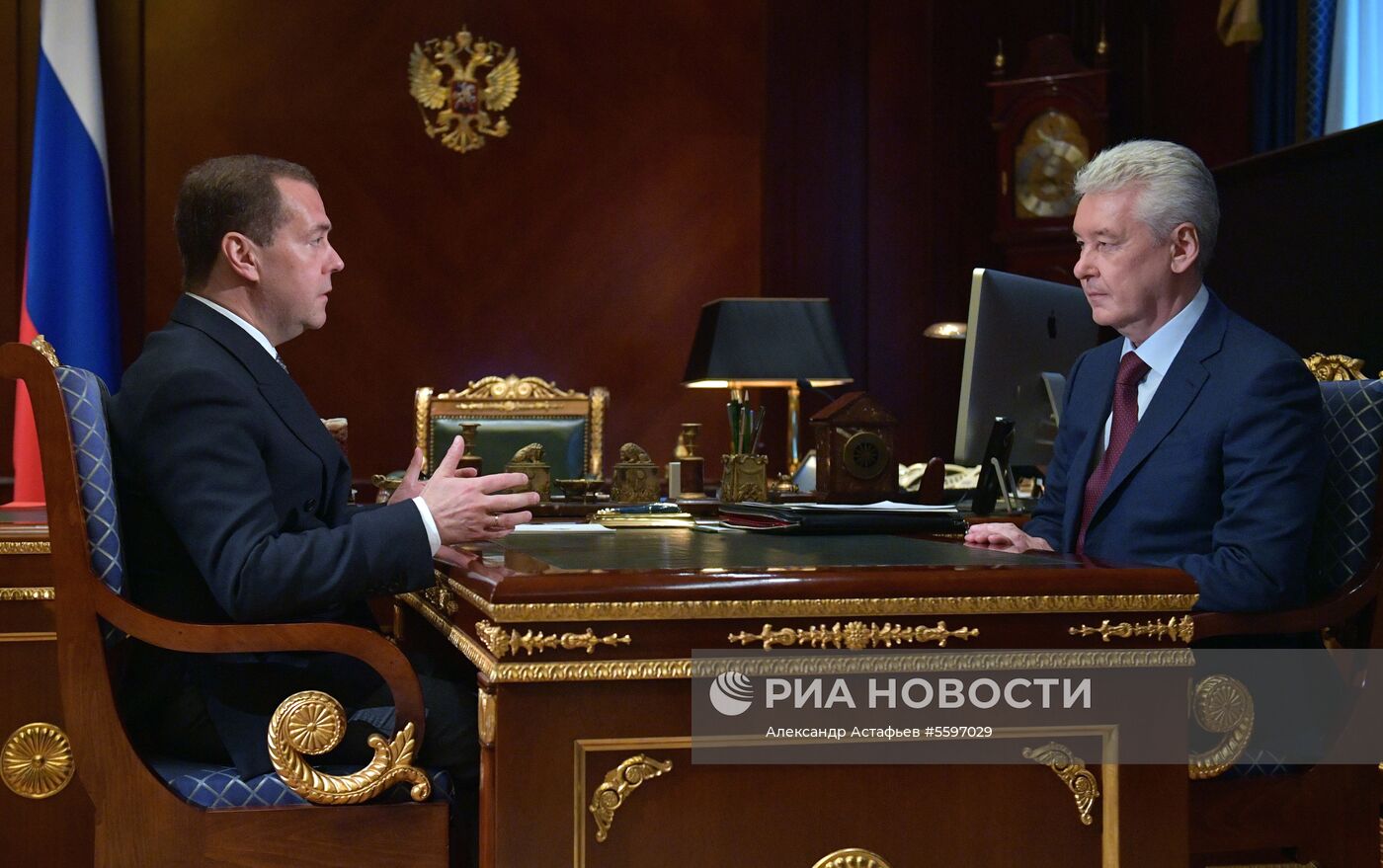 Рабочая встреча премьер-министра РФ Д. Медведева с мэром Москвы С. Собяниным