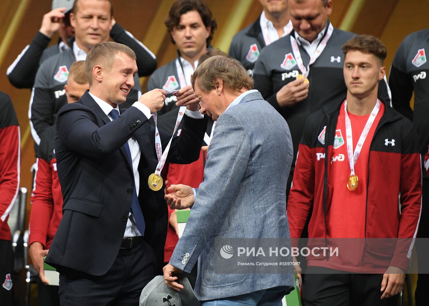 Награждение ФК "Локомотив" золотыми медалями чемпионата России