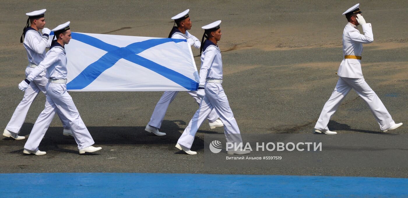 Репетиция военно-спортивного праздника, посвященного Дню ВМФ России, во Владивостоке