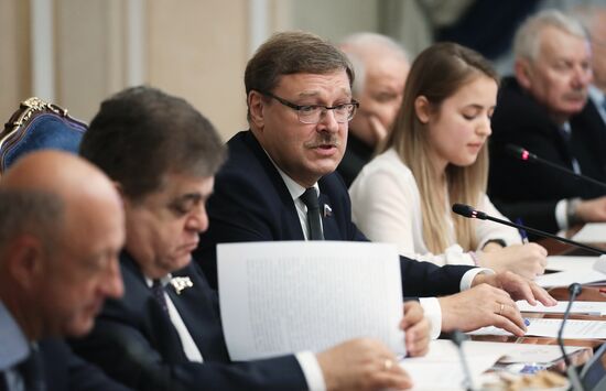 К. Косачев провел встречу с американскими экспертами по контролю над вооружениями